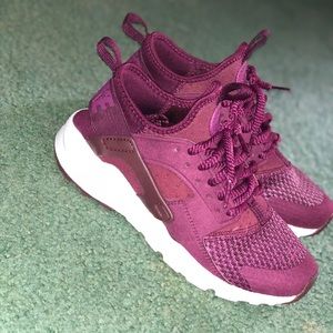 Nike Hurraches Ultra